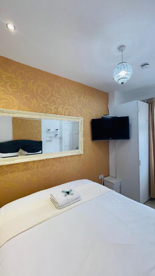 Mayday House Hotel London Bagian luar foto