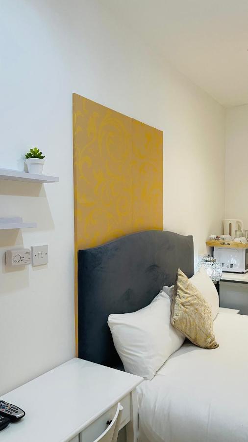 Mayday House Hotel London Bagian luar foto